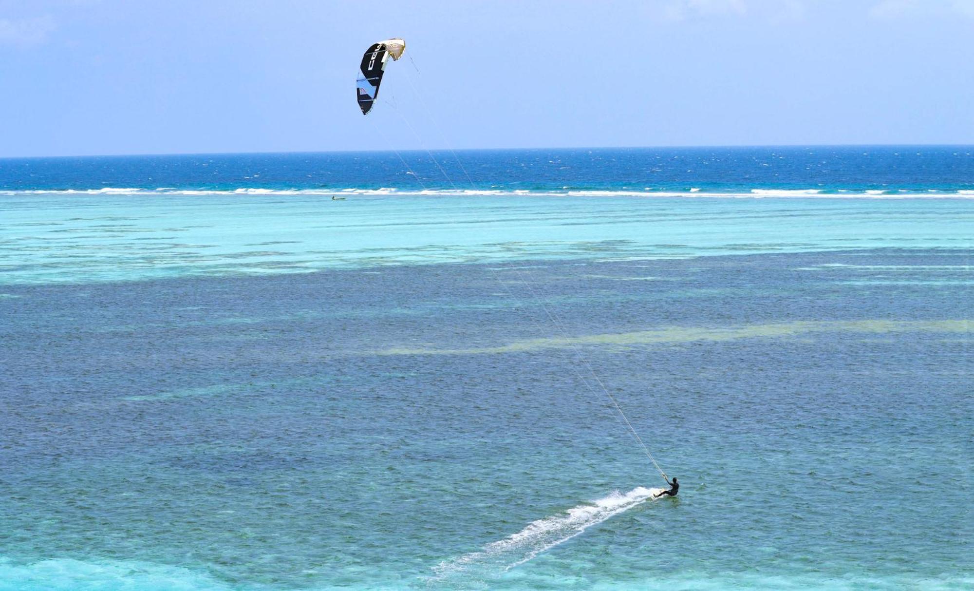 Hotel Rashu Hiyaa Dhiffushi Exteriér fotografie