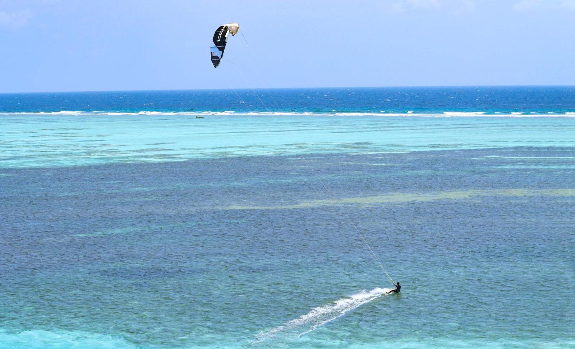 Hotel Rashu Hiyaa Dhiffushi Exteriér fotografie